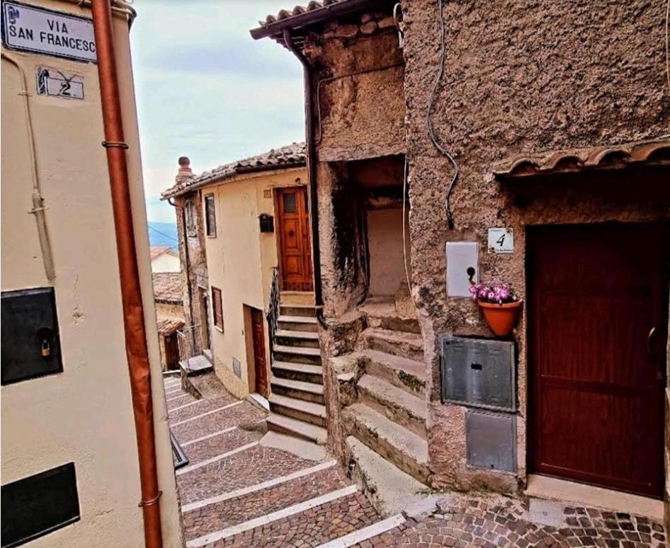 Апартаменты Il Sentiero Poggio Bustone Экстерьер фото